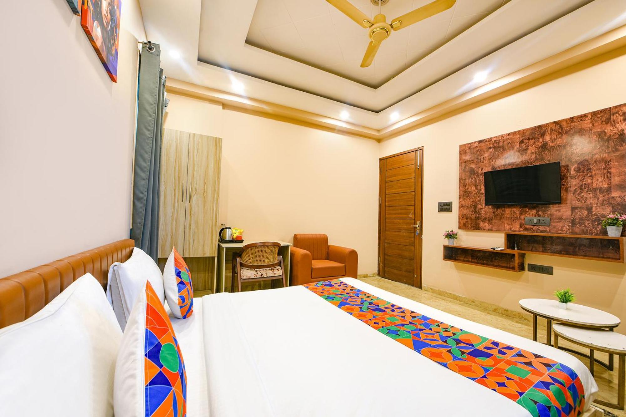 Fabhotel Vibe Нойда Екстер'єр фото